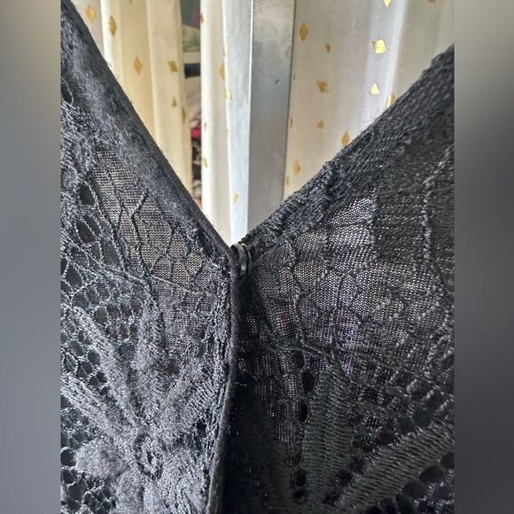 Bethany Mota Lace Surplice Snap Button Open Back Long Sleeve Gothic Romper Small - Picture 4 of 8